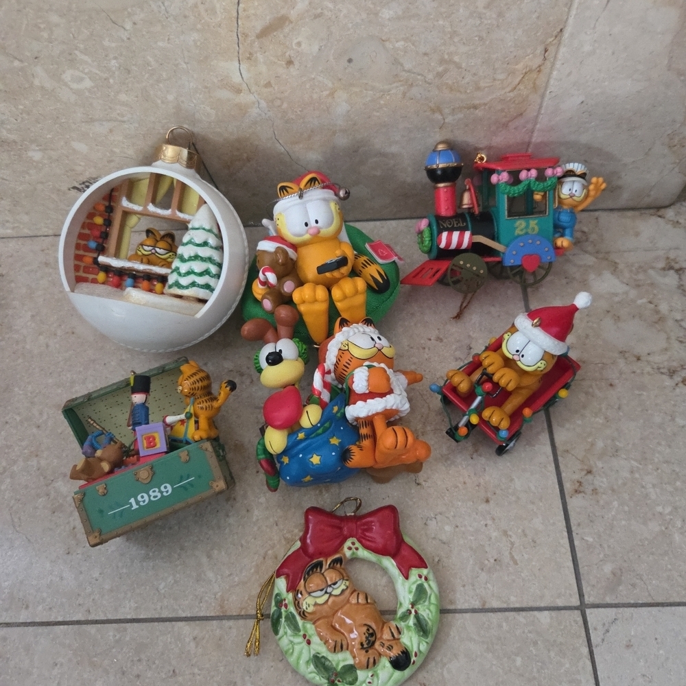 VTG  LOT 7 GARFIELD Enesco PAWS CHRISTMAS ORNAMENT 1970s- 2000s
